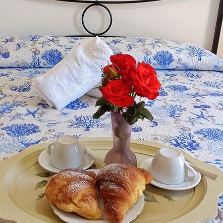 Affittacamere Da Antonella Posada  Ngoại thất bức ảnh