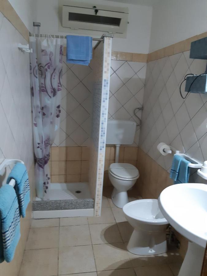 Affittacamere Da Antonella Posada  Ngoại thất bức ảnh